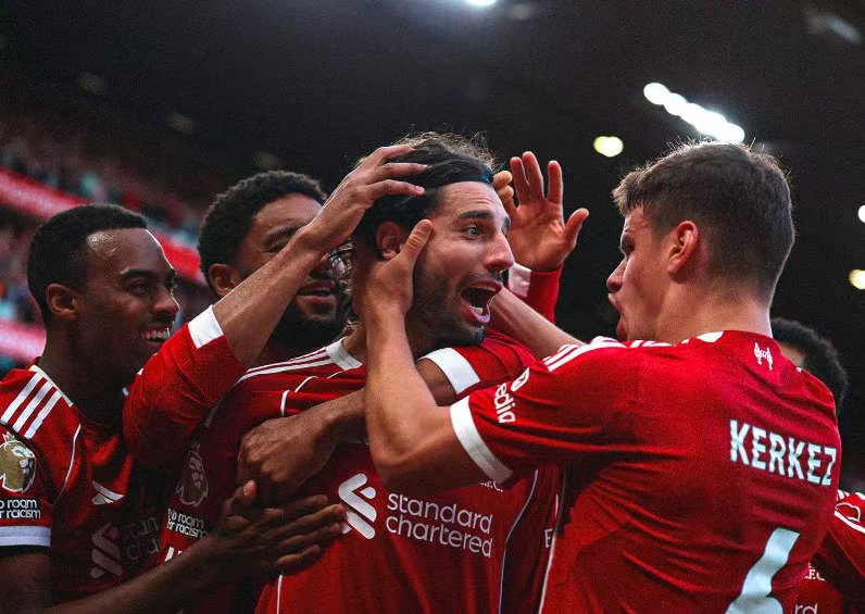 Liverpool porazil Arsenal 1:0 a obhájil tak svou domácí slávu na Anfieldu.